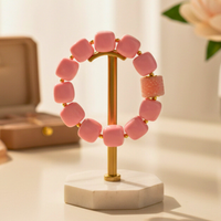 Bracelet cube rose bonbon