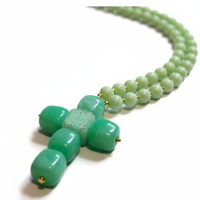Collier grande croix en cube vert menthe