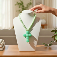 Collier grande croix en cube vert menthe