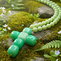 Collier grande croix en cube vert menthe
