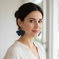 Boucles d'oreilles ginkgo bleu nuit